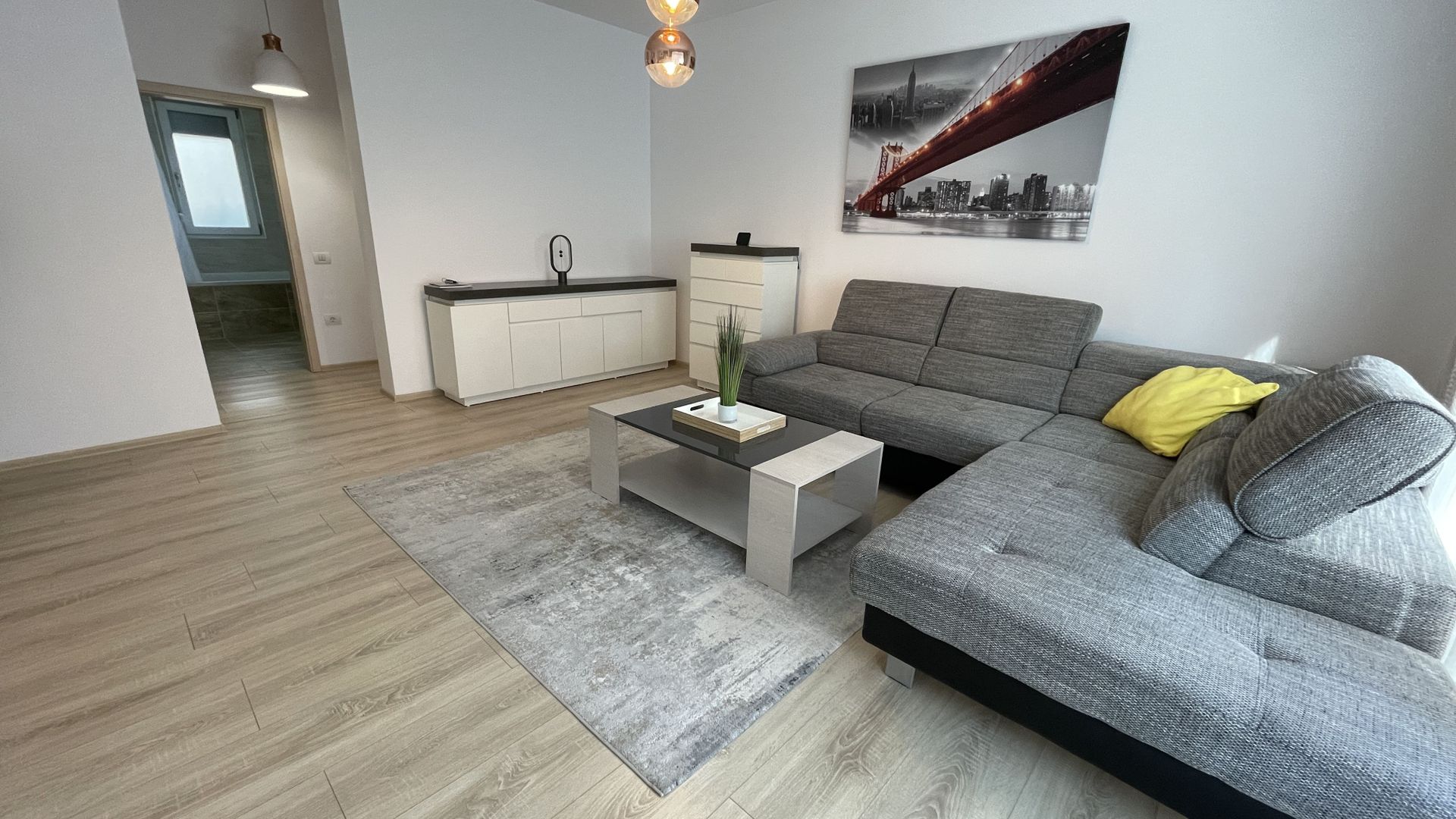 Apartament frumos cu gradina proprie,mobilat si utilat - Poză 5