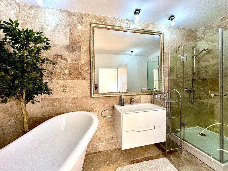 Apartament elegant -curte proprie - garaj - Poză 17