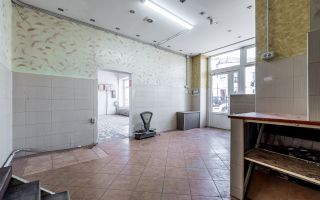 Spatiu comercial ,cu vitrina de  in zona Boul Rosu. - Poză 4