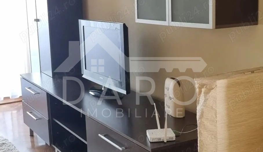 Inchiriez apartament cu 3 camere in Tudor, modificat si amenajat complet mobilat. - Poză 1