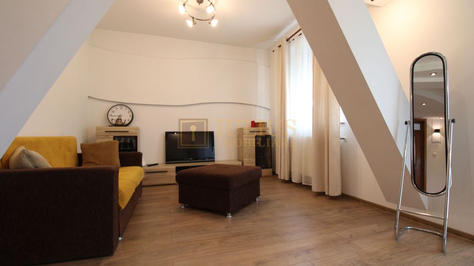 Casa in Blascovici, 5 camere + 3 bai, centrala proprie - Poză 3