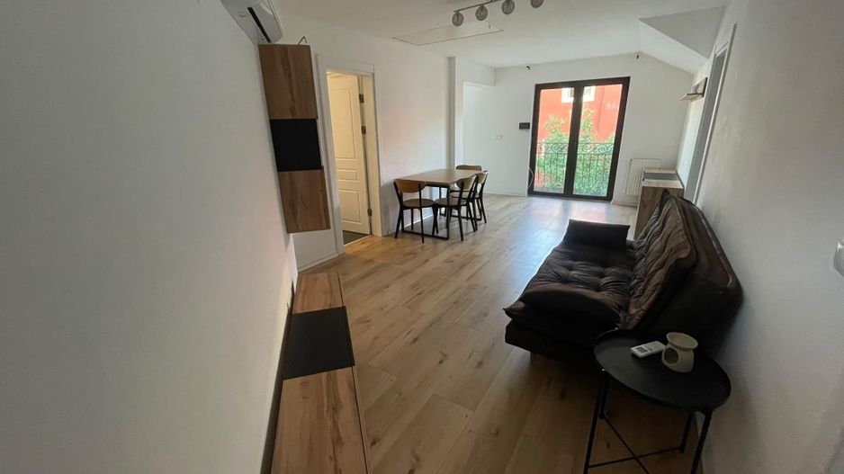 Apartament 3 Camere Spațios, Mobilat,  Curte și Balcon - Poză 4