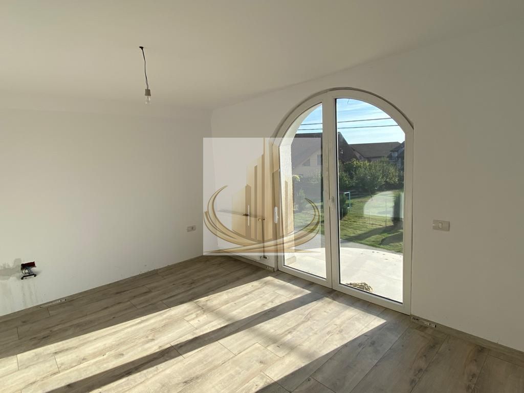 Casă 5 camere, 2 niveluri, intrări și utilități separate – Șag - Poză 15