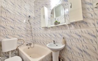 Garsoniera mobilata+camera la demisol, zona Tractorul, comision 0 - Poză 5