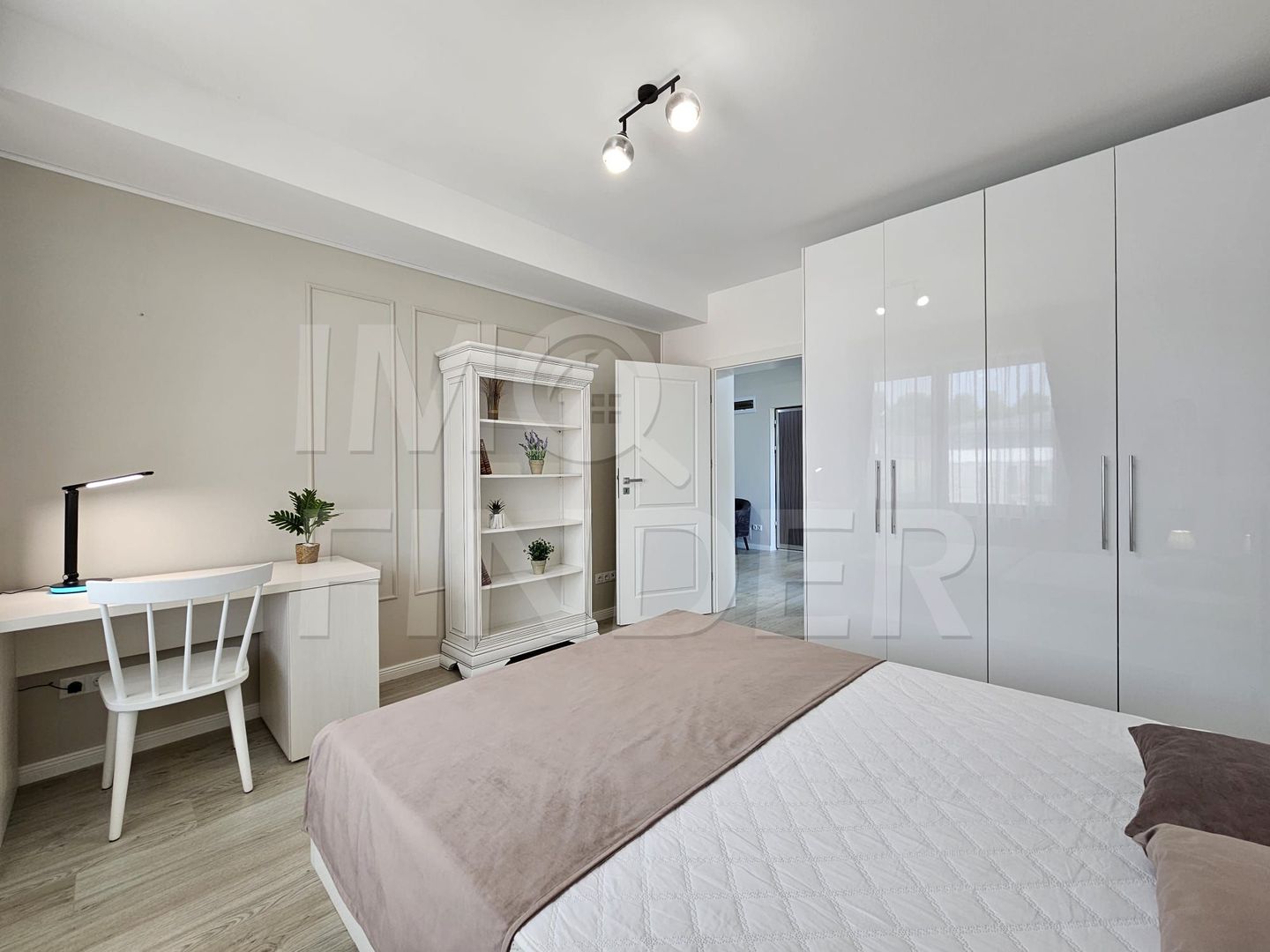 Inchiriere apartament 3 camere situat in vila privata, zona UMF - Poză 6