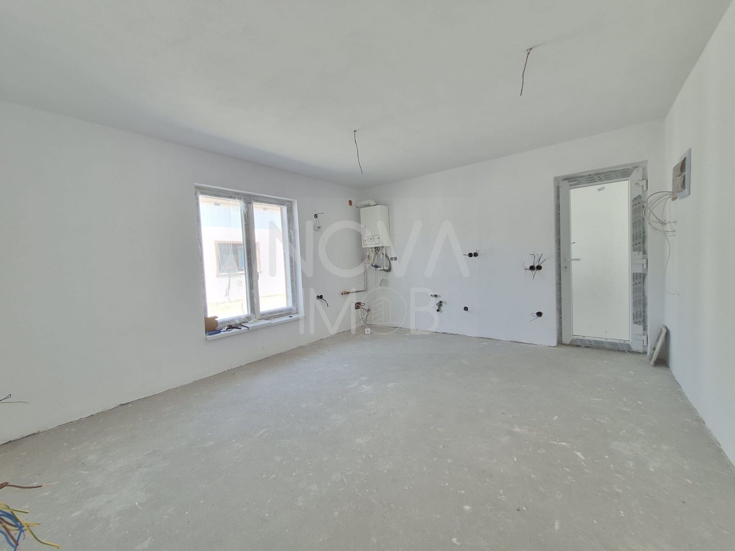 Apartament cu 3 camere, parter, Turnisor - Poză 1