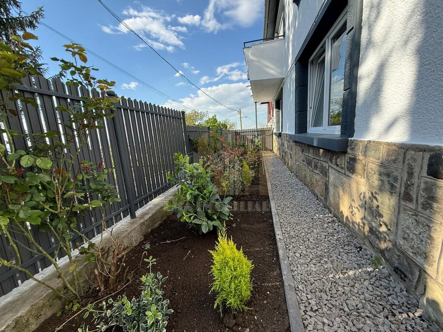 Apartament 2 camere semidecomandat Brasovul vechi - Poză 1