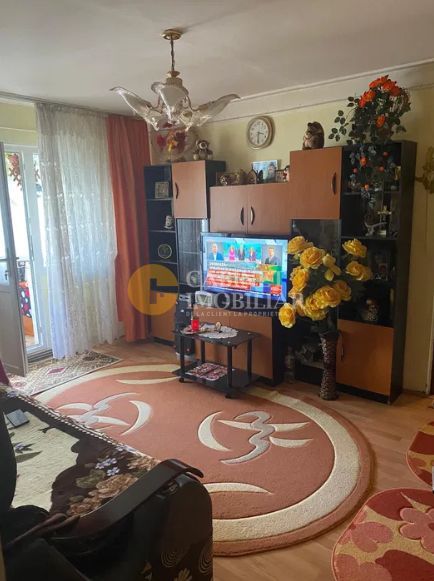 Zona Zimbru apartament cu 2 camere ideal pentru investitii - Poză 1