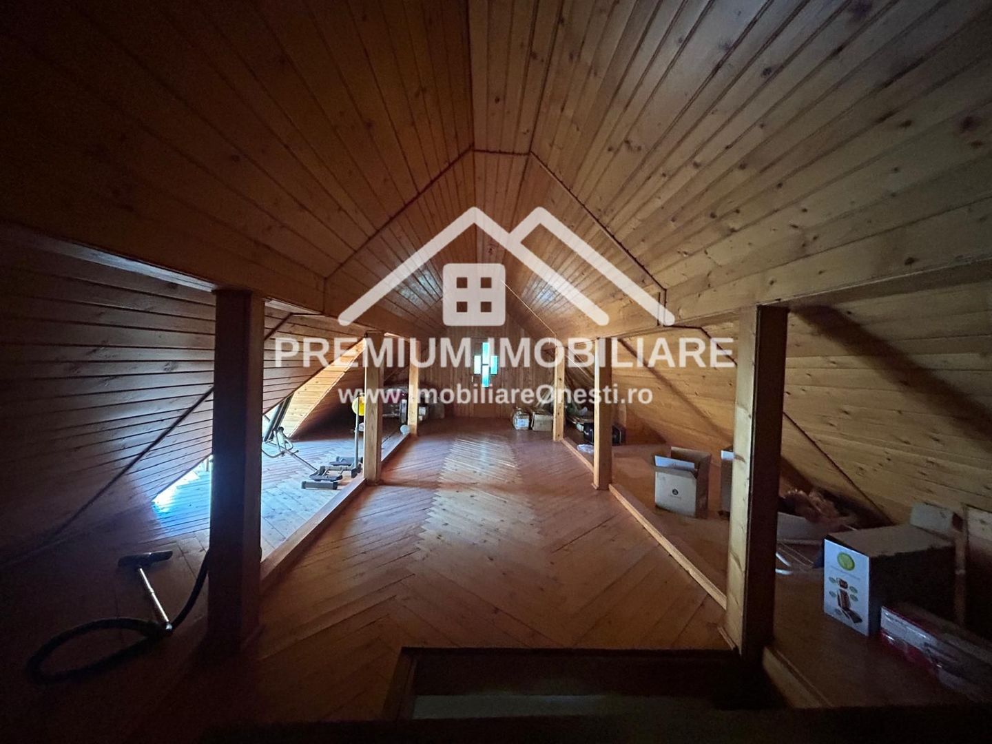 „Vilă cu piscină și teren 1.400 mp în zona Mal, Onești - Poză 34
