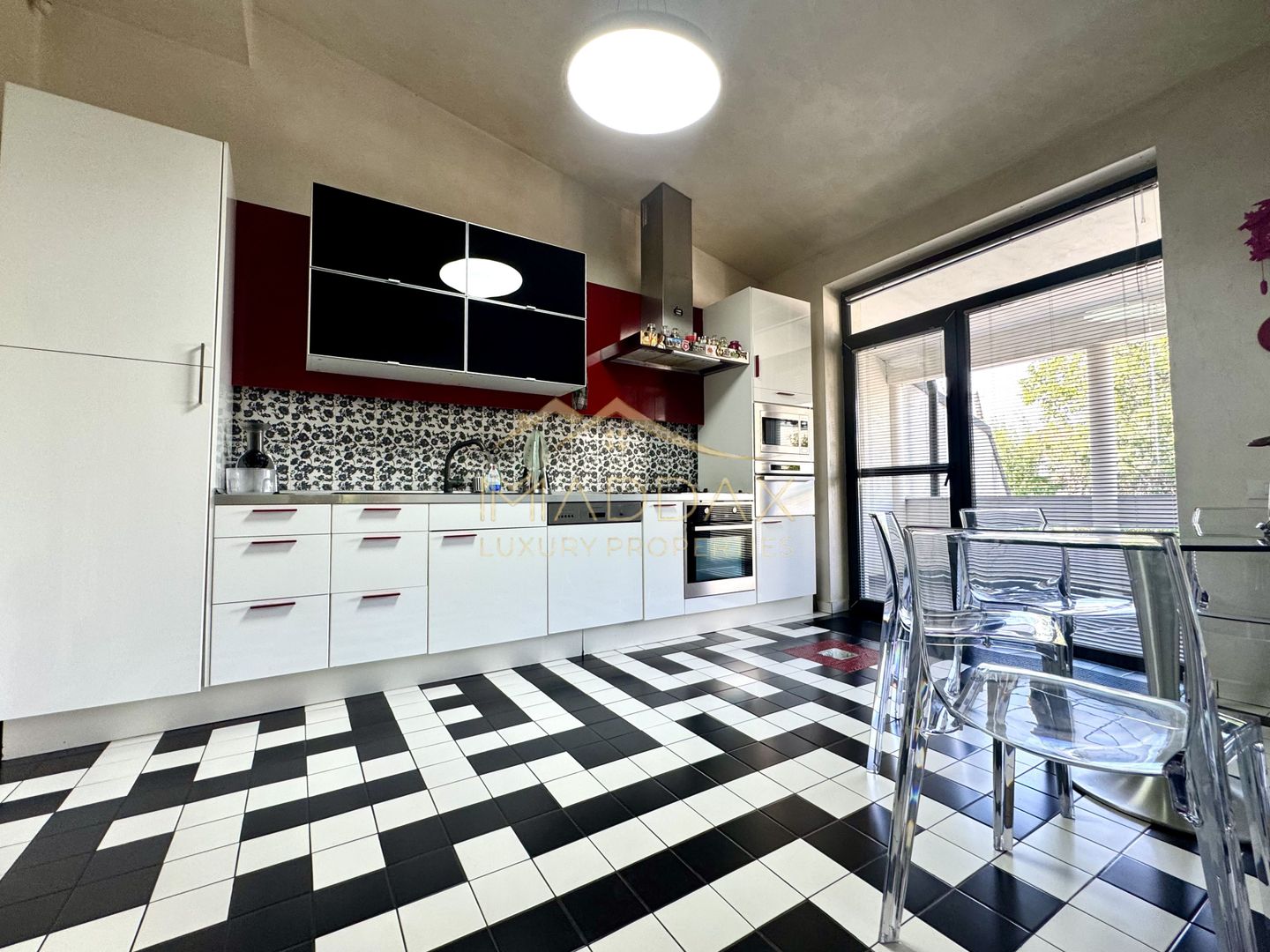 Vila cu 5 camere *344mp* + 400mp Teren // Zona Bucurestii Noi - Poză 18