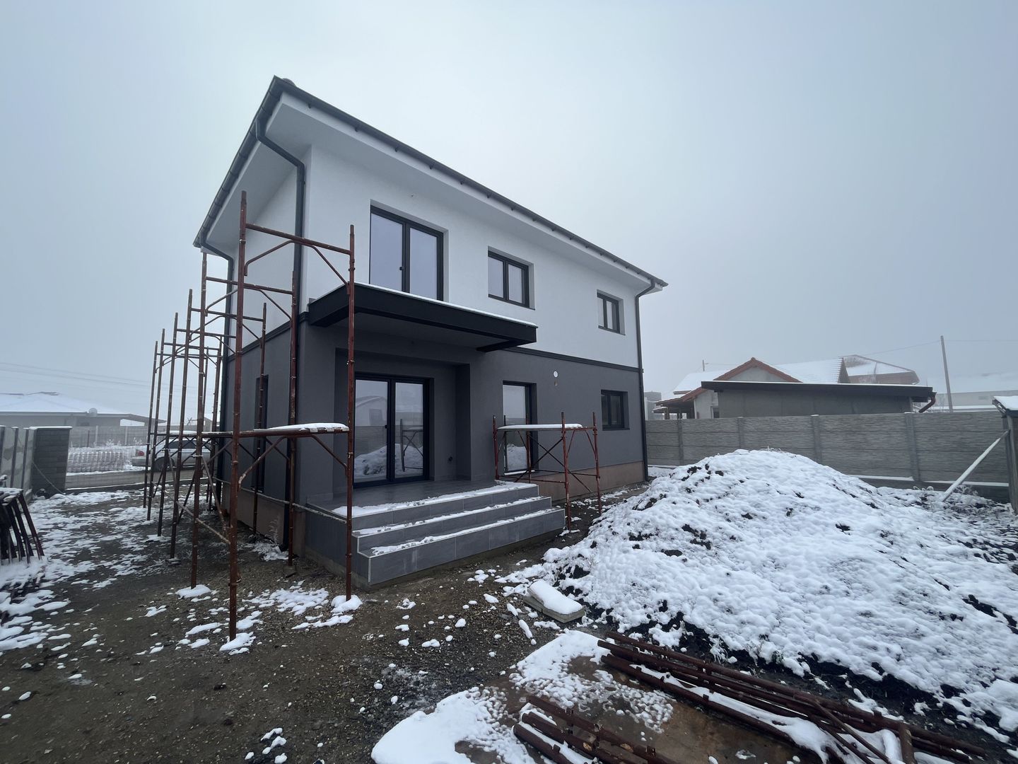 Sacalaz individuala P+E,Terasa,balcon,2 bai,5 camere,2 F.s - Poză 5