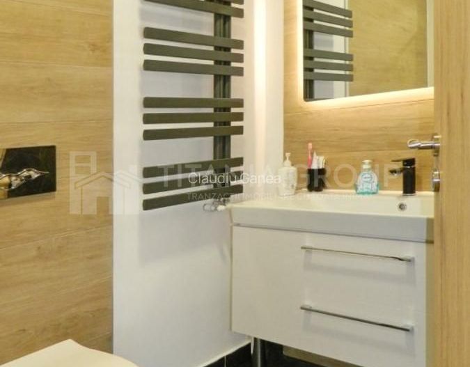 Apartament superb de 4 camere, curte proprie, zona Bartolomeu. - Poză 5