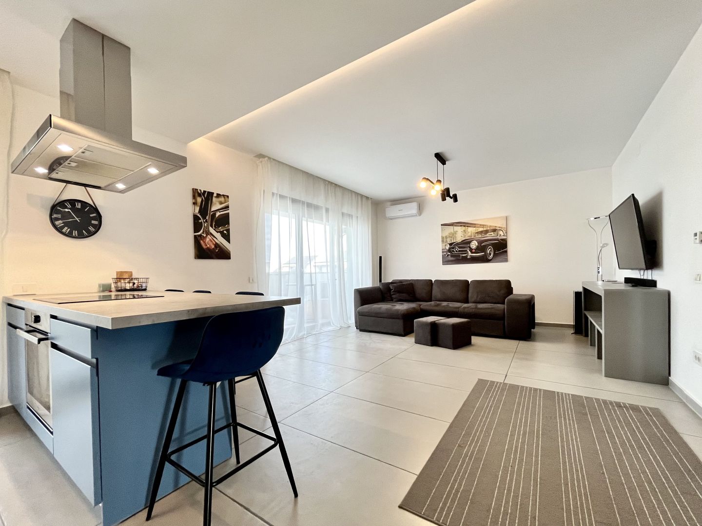 3 camere spațios si  cu terasă generoasă, la intrare în Dumbrăvița - Poză 1