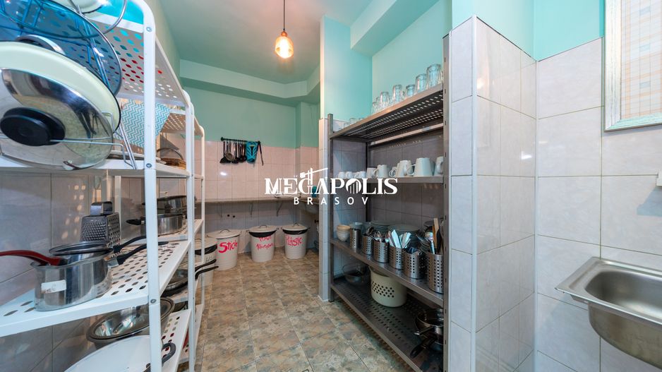 Pensiune de vânzare în Râșnov | 14 camere | 427 mp - Poză 36