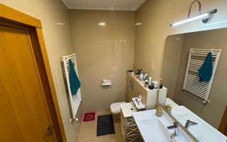 Apartament 3 camere lux zona centrala - Poză 10