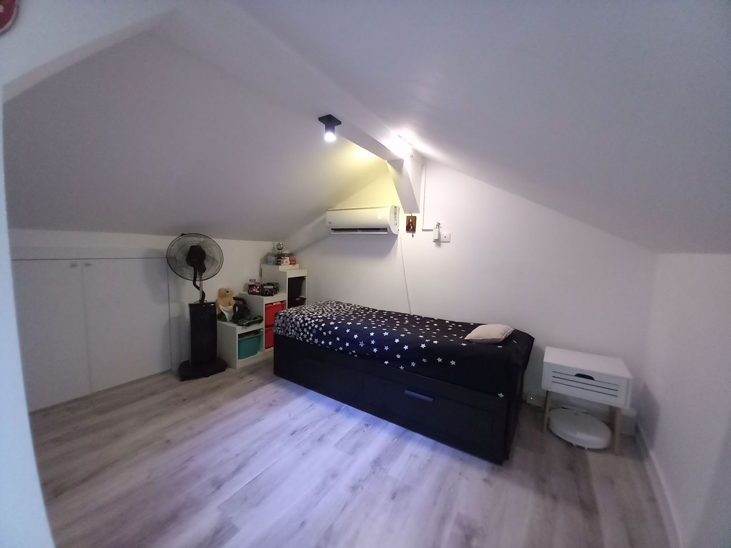 Cosmopolis - Vila NC cu 2 Dormitoare Mobilata si Utilata - Poză 13