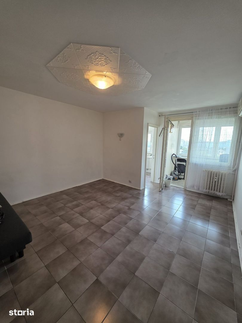 Vedere panoramica spre apus // spatioasa // imobil renovat - Poză 1