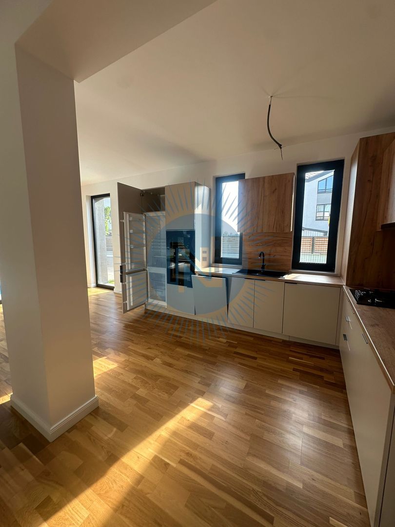 Vila cu 5 camere cu piscina proprie - scoala Americana - Poză 29