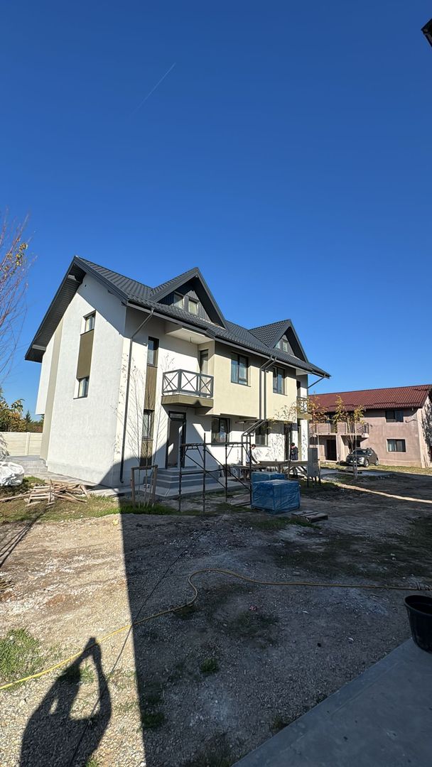 vila gata in duplex/5cam+2bai+150mp curte libera/comBerceni -Ilfov - Poză 1