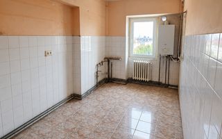 Apartament cu 2 camere, 50 mp+balcon, decomandat, zona Kaufland - Poză 2