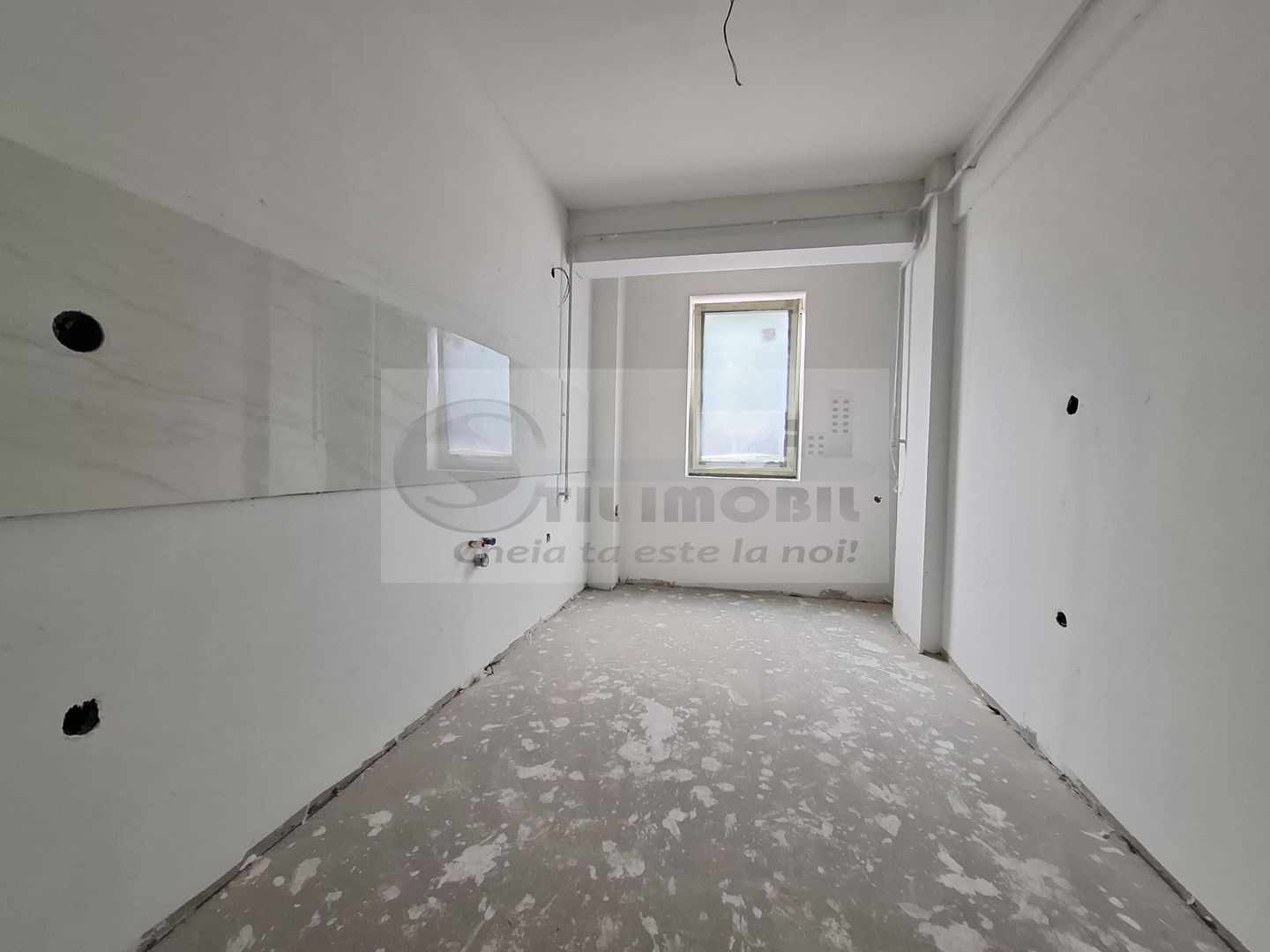Apartament, 1 camera de vanzare in Iasi Valea Lupului, gradina proprie - Poză 1