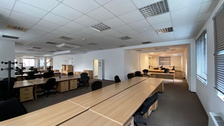 Cladire de  birouri - zona COMPLEX - Poză 2