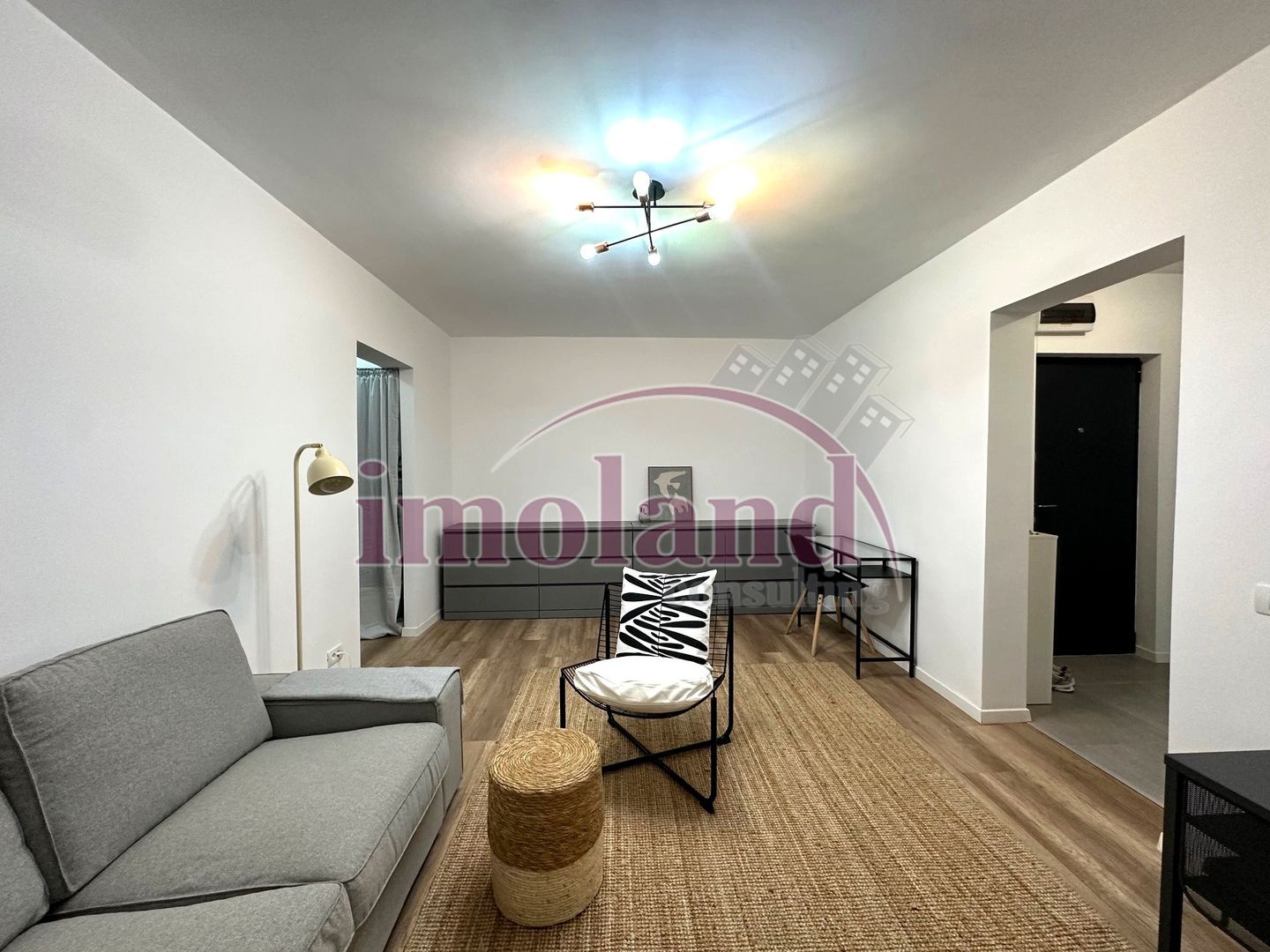 Prima inchiriere - Apartament renovat - 2 camere - etaj 1 - Ultracentral - Poză 4