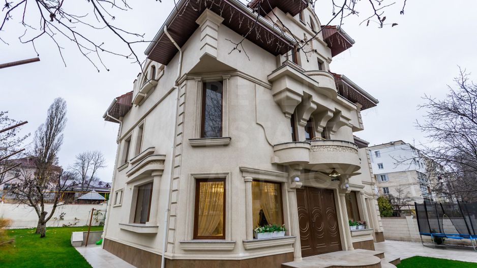 Vânzare, casă, 3 nivele, 300 mp+7,2 ari, str. Chișiniău, Cricova - Poză 1