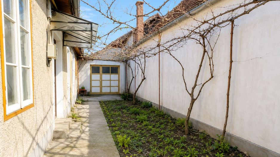 Casa ultracentrală de vânzare in Sebeș - Poză 9