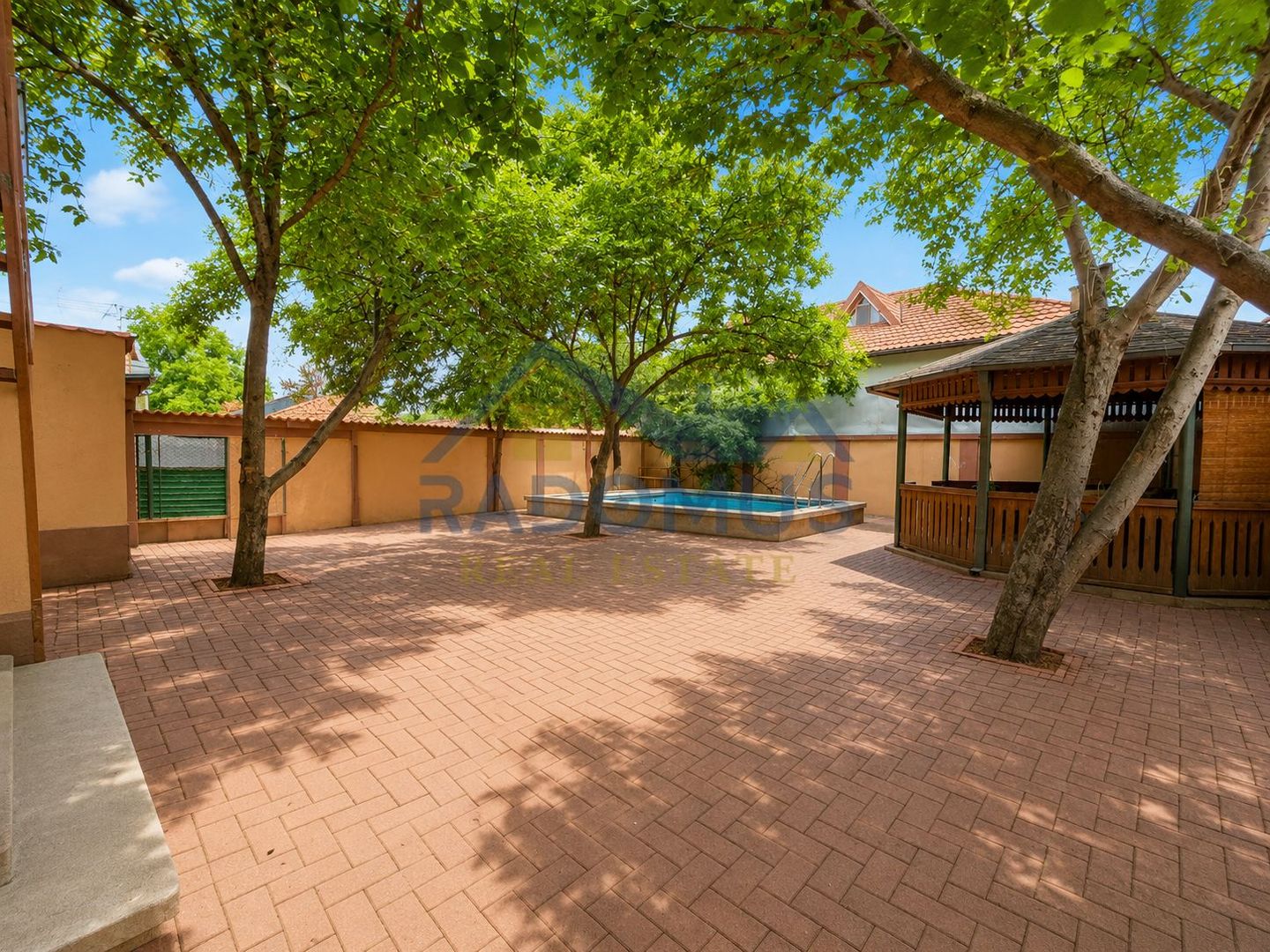 Vila 4 camere | Teren 532 mp | Piscina si foisor | Str. Lupeni - Poză 16
