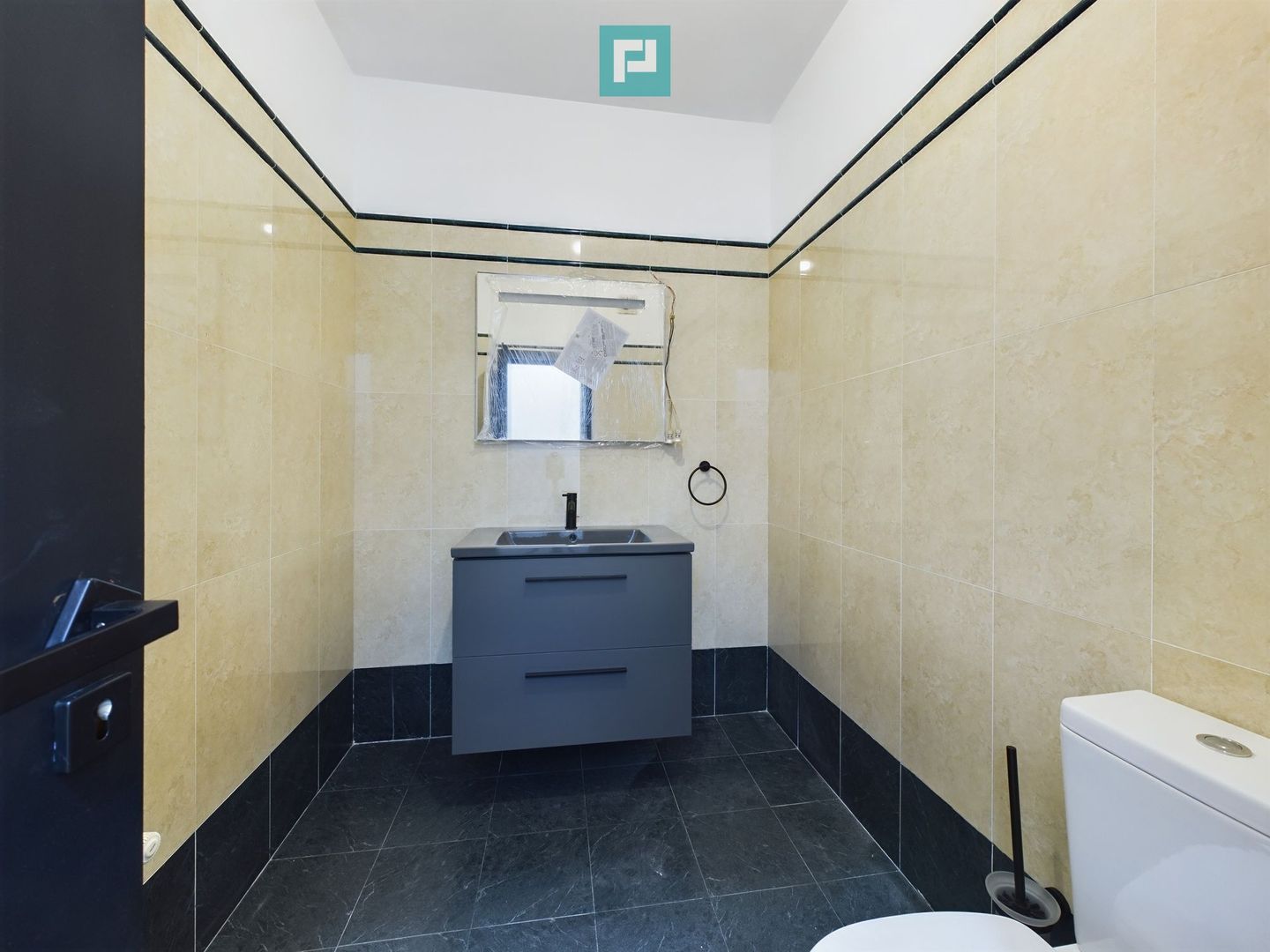 Vilă pe Șoseaua Nordului- Pretabilă pt. Locuit/Activitate Comercială - Poză 15