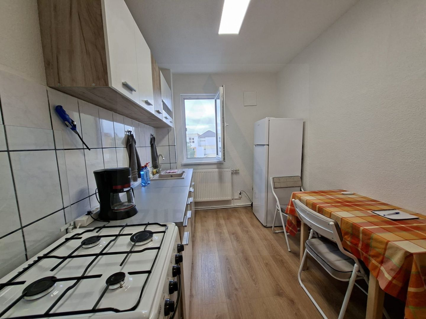 Apartament 3 camere etaj 2 renovat prima inchiriere pe Mihai Viteazul - Poză 4