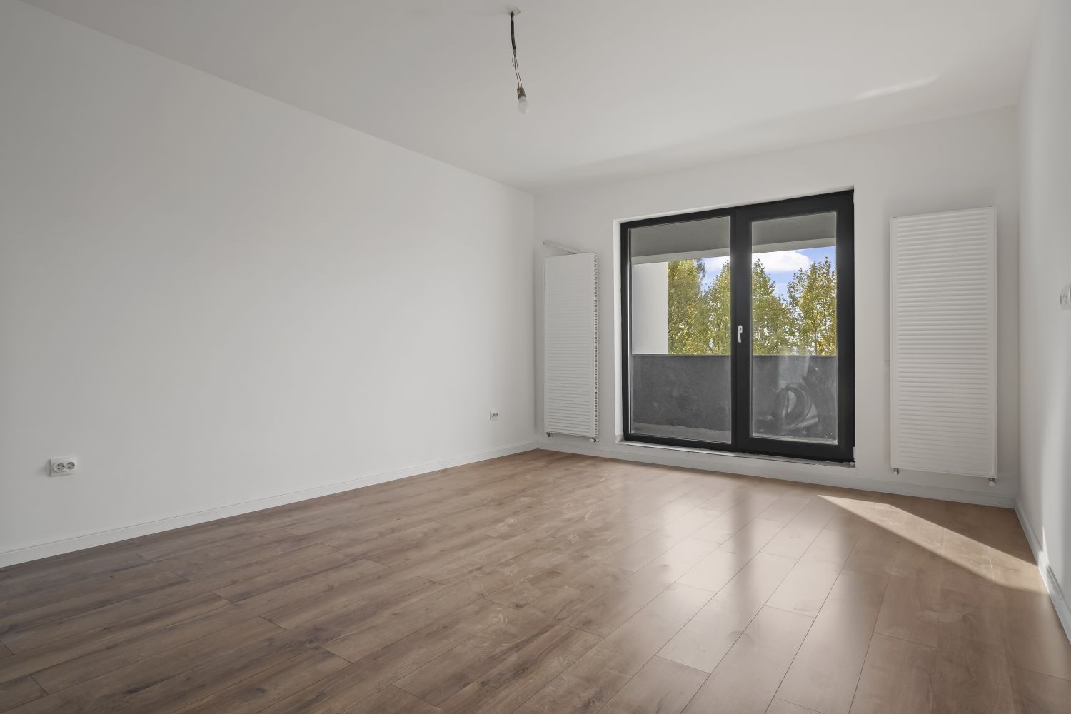 2 Camere, 72 mp, Spatios, Vedere Neobturata, Finalizat, Bloc Nou, Metrou - Poză 1