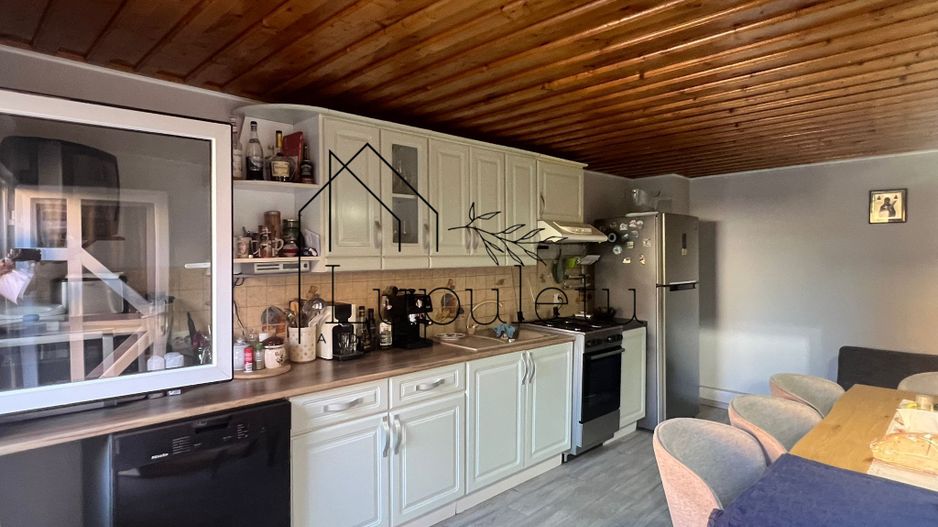 Casa de Vanzare Rasinari | 6 Camere | 200 MPU | Teren 979 MP | - Poză 24