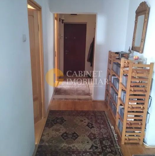 Nicolina - 4 Camere Decomandat - Etaj Intermediar +2 Bai -Bloc 1990 - Poză 2