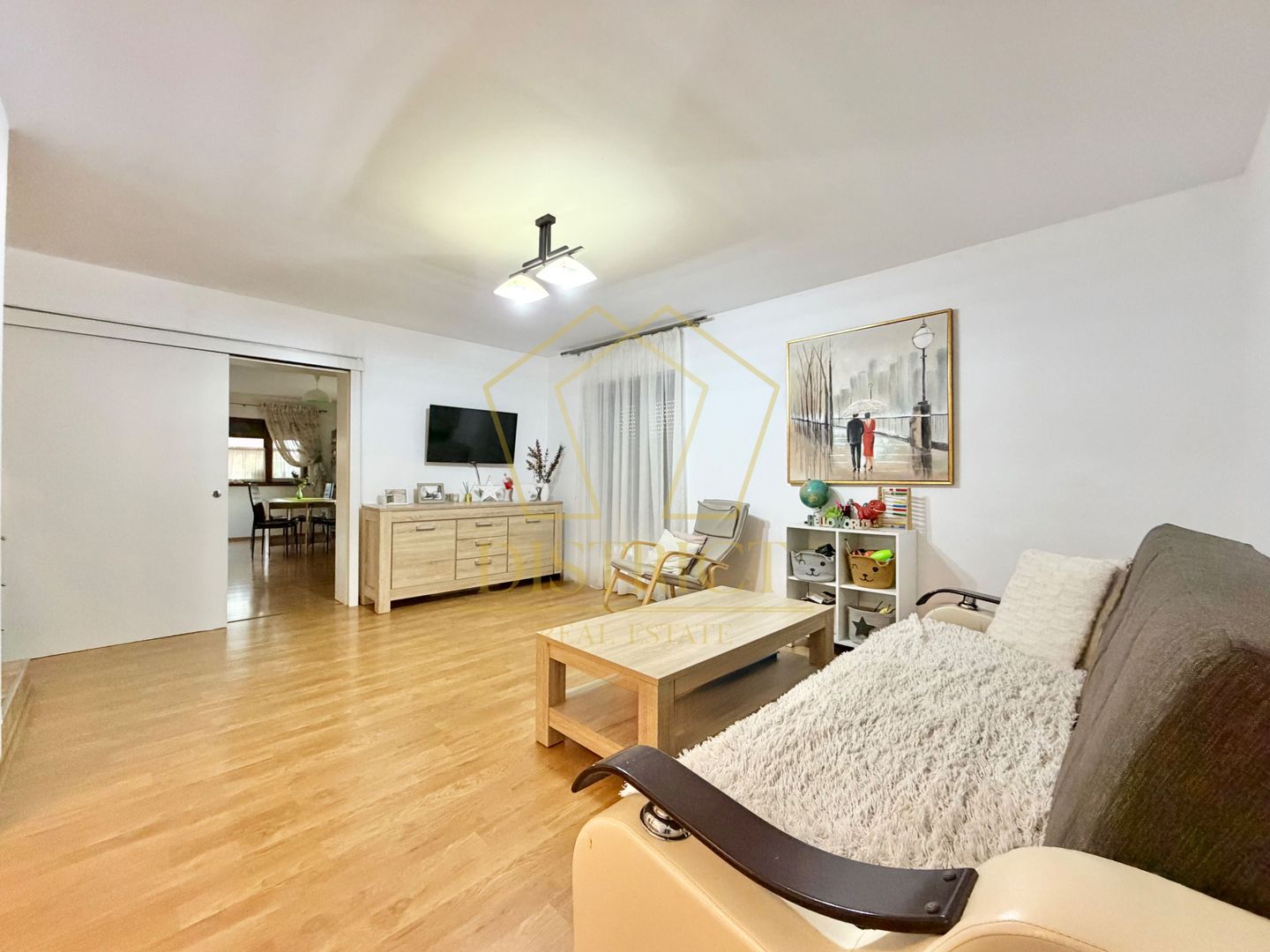 Duplex cu 4 camere si 2 bai complet mobilat si utilat in Giroc langa Zone 2. - Poză 1