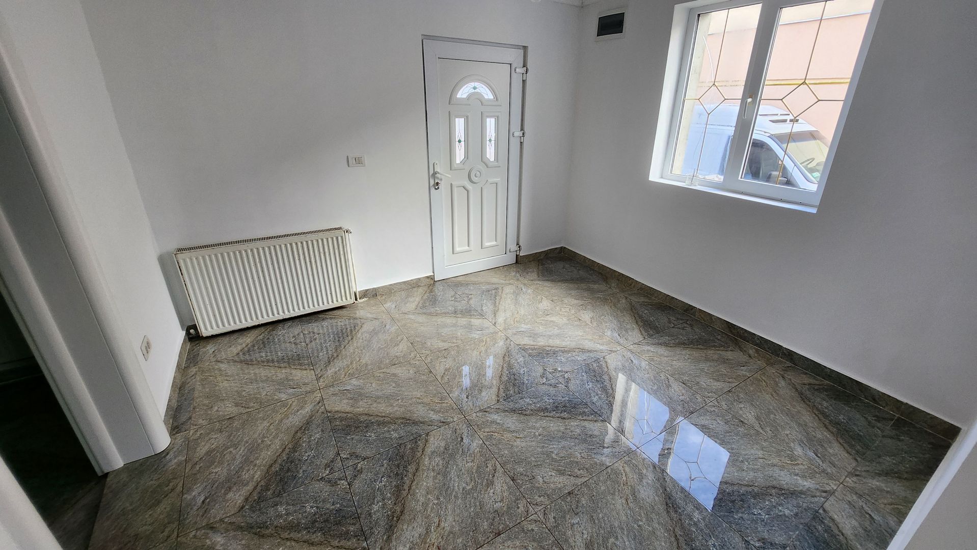 Casa individuala zona Plopi - Poză 2