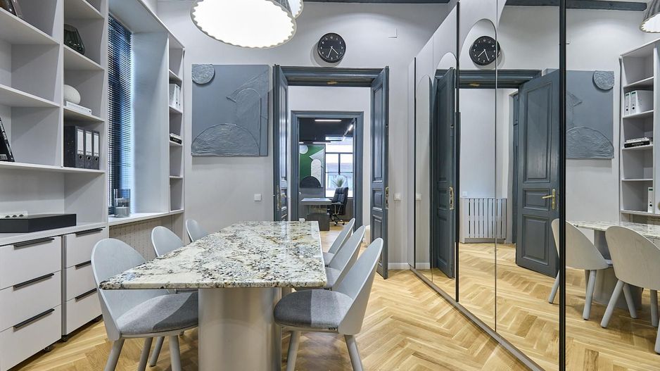 Birou amenajat | Mobilat si utilat | Cladire consolidata si renovata - Poză 7