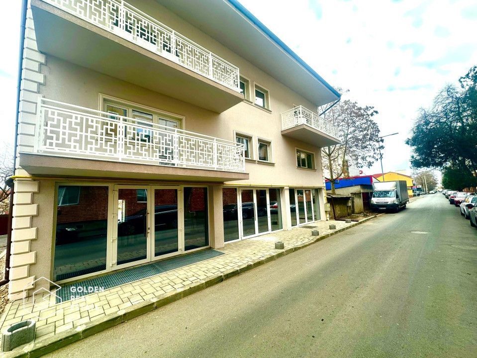Cladire cu destinatie comerciala,800mp, D,P+2Etaje,locatie exceptionala - Poză 2