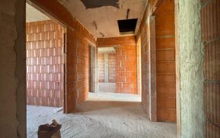 Casă individuală cu 6 camere și teren generos de 735mp |Moșnița Veche| - Poză 5