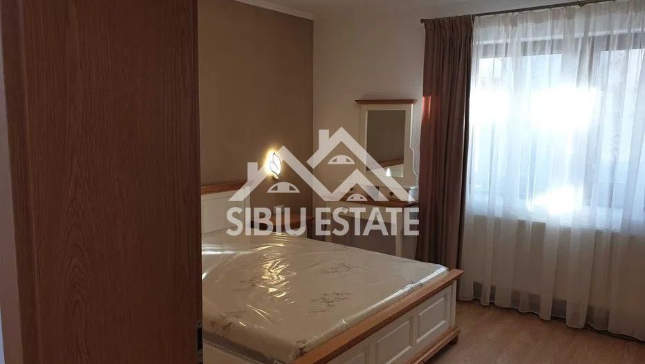 Apartament modern de inchiriat 3 camere, curte, garaj  Zona Sub Arini - Poză 6