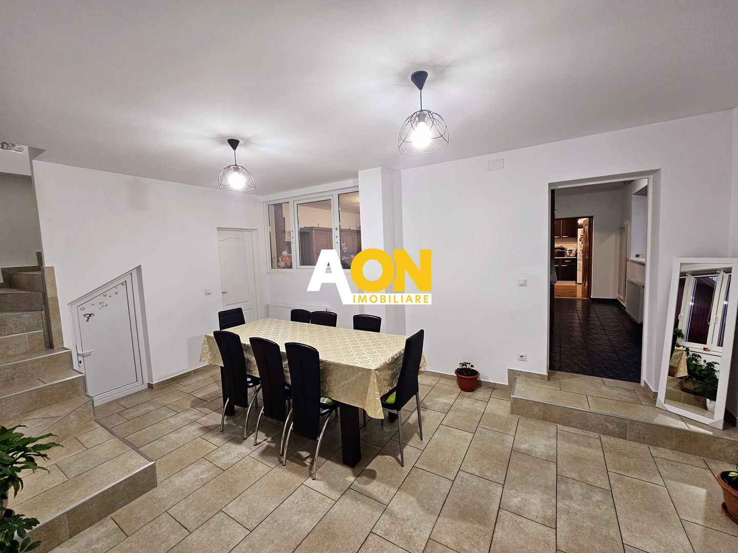 Casa cu doua corpuri, 5 camere, 1580 mp teren, Dealul Furcilor - Poză 3