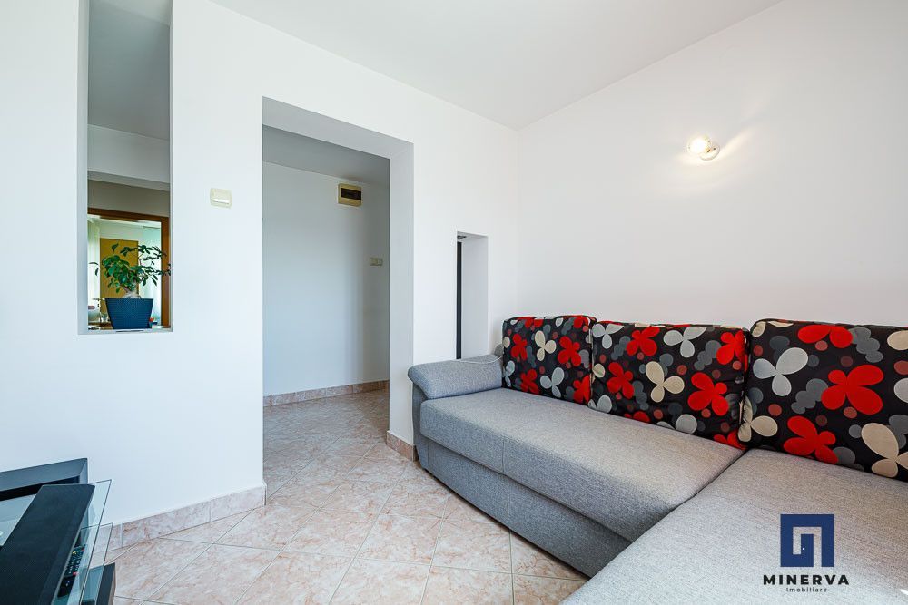 Apartament cu priveliste, 4 cam, decomandat – Zona Lipovei - Poză 3