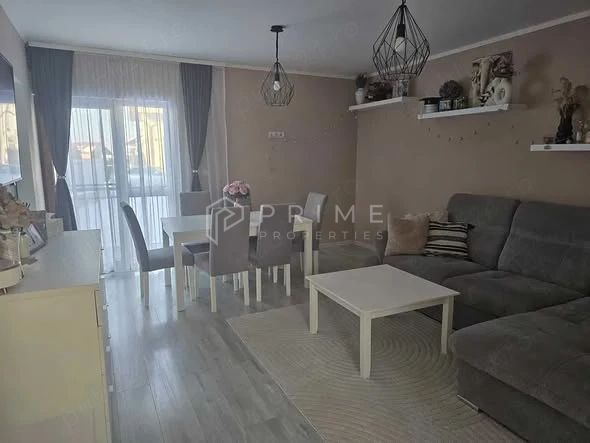 Casă familială spațioasă în zonă liniștită | Sângeorgiu de Mureș | - Poză 2