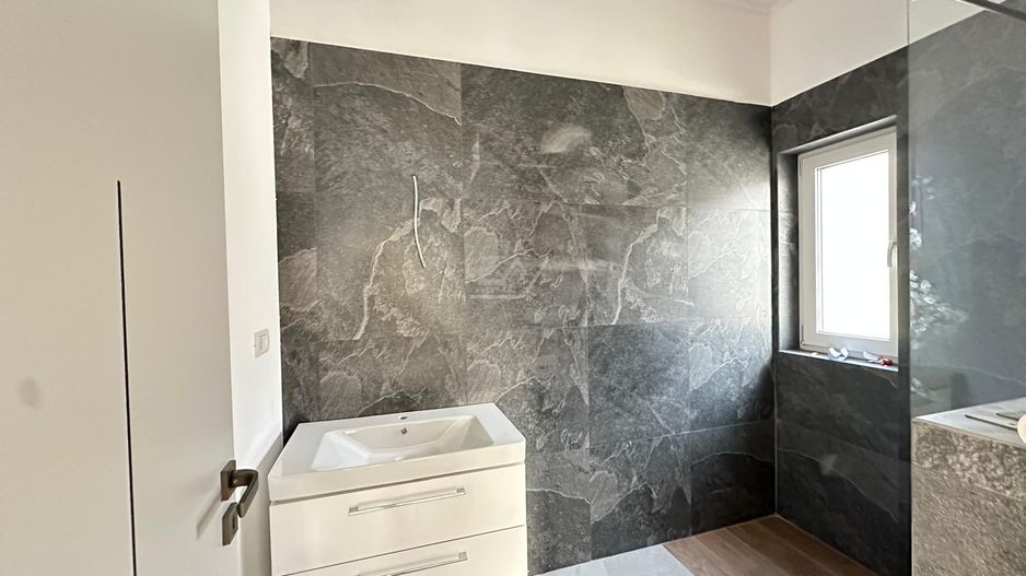 Bloc finalizat. Bucatarie inchisa. Loc parcare. - Poză 5