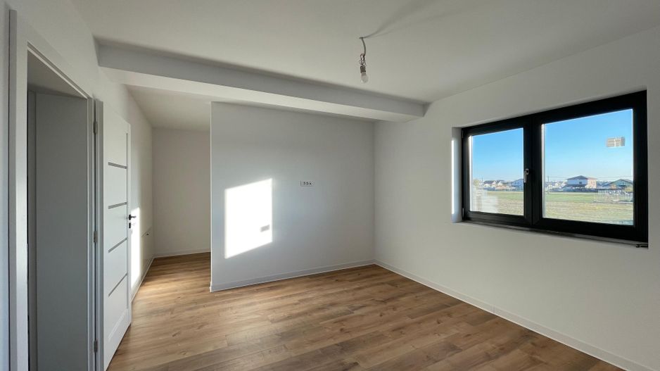 Duplex despartit prin camera tehnica - finisaje premium - Poză 9