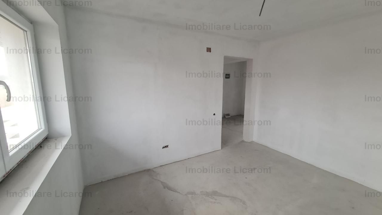 Vila Stupini P+E, 5 camere,curte,acces auto.(Parte Duplex) - Poză 4