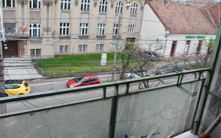 Bd Victor Babes - apartament cochet, centrala proprie. - Poză 1