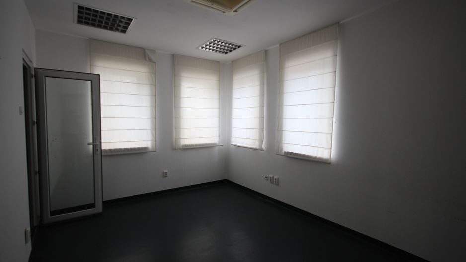 Cladire de birouri, SAD, parcare prorpie, clinica medicala - Poză 14