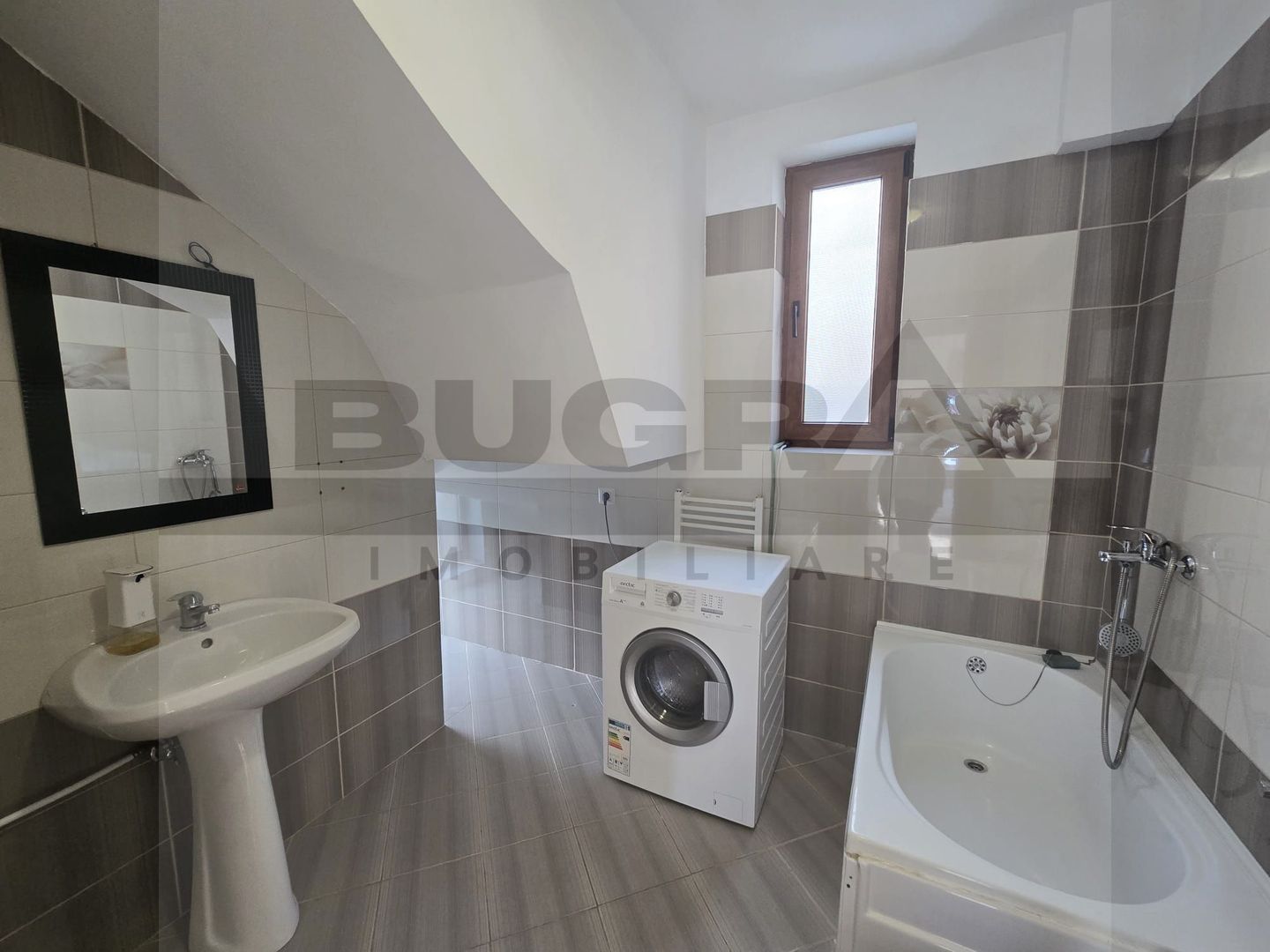 Casa individuala de 140mp, curte 400mp, 3 parcari, cartier Buna Ziua - Poză 17